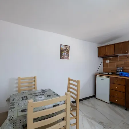 Disha Holiday Home Ksamil